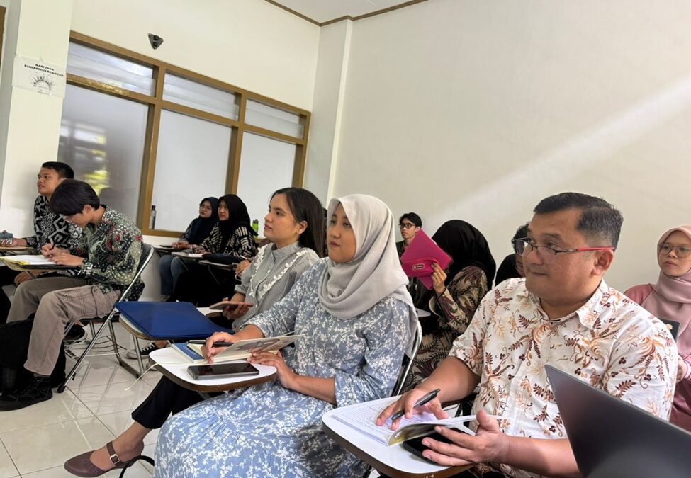 Program Matakuliah Untuk Publik: Self and Identity in Cyberspace dalam Mata Kuliah Psikologi Sibernetika