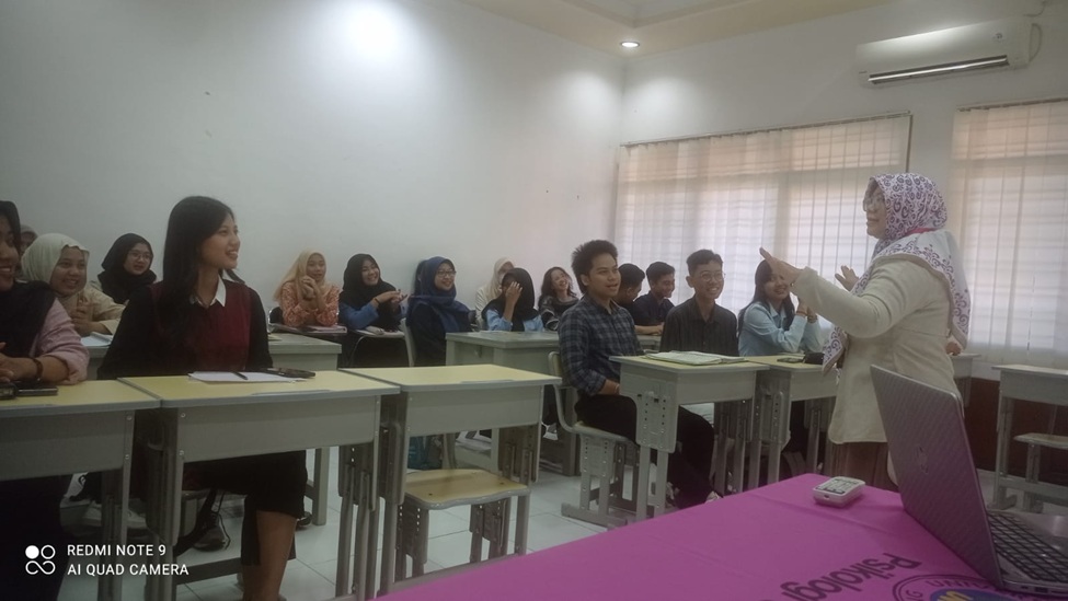 Kuliah Tamu Psikologi Perkembangan 2: Tentang Dinamika Psikologi Dewasa dan Orang Tua