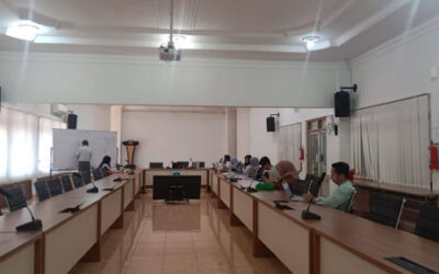 Prof. Harris Bagikan Tips Publikasi di Jurnal Internasional pada Hari Terakhirnya di UM
