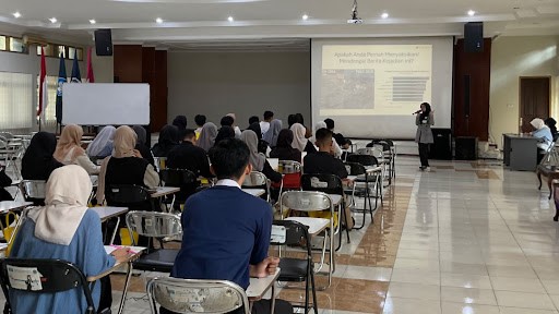 Pelatihan PFA dalam Membangun Kompetensi Relawan di Tengah Situasi Kritis.