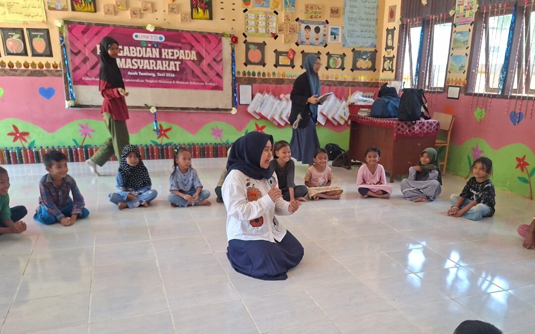 Bantu Pemulihan Psikologis Anak Korban Bencana Aceh, Tim Pengabdian FPsi UM Terapkan PFA CERIA